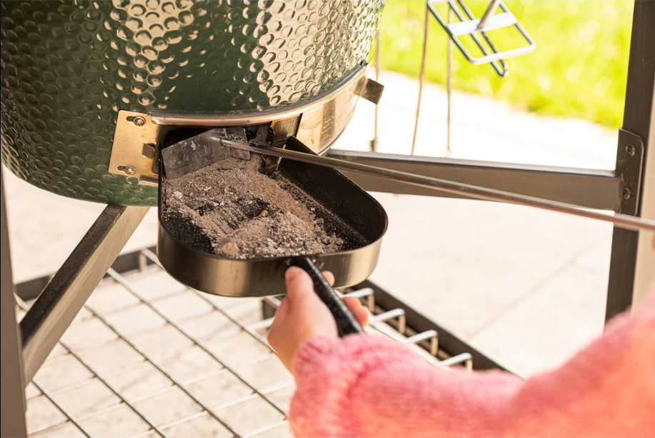 106049 Лопатка для золи Big Green Egg