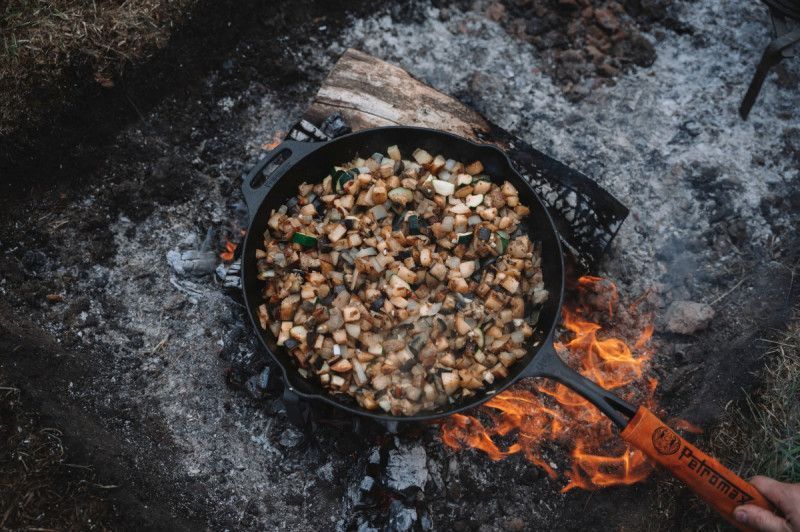 Сковорода чавунна Petromax Fire Skillet з довгою ручкою &Oslash;30 см