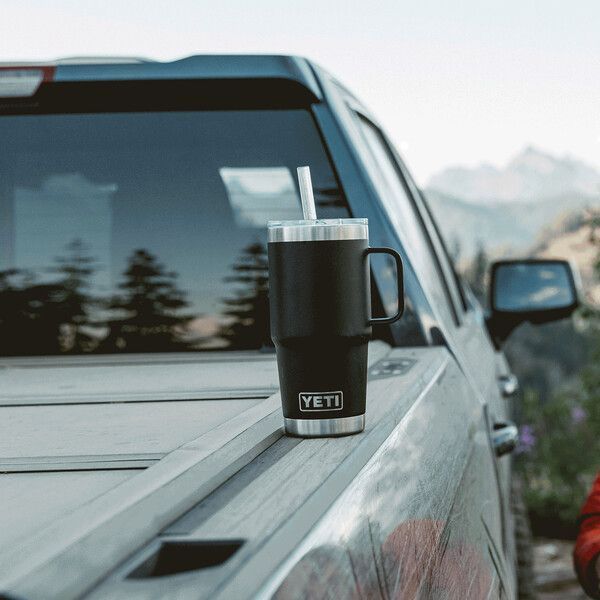 YETI RAMBLER 1,2 л &ndash; Велика термочашка з трубочкою, колір RESCUE RED