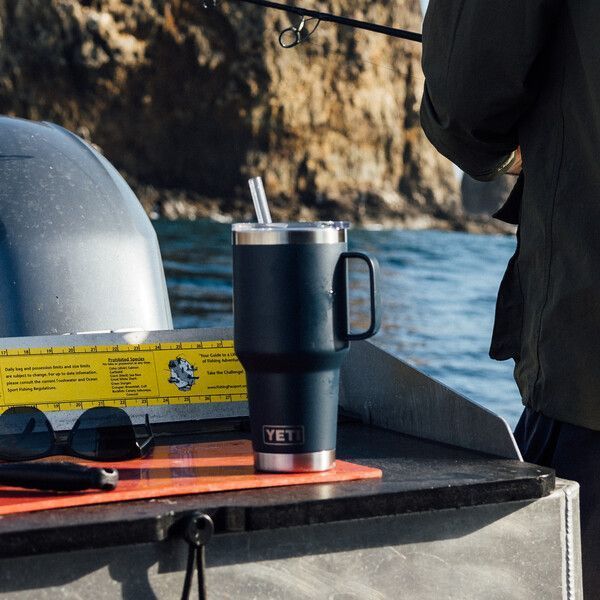 YETI RAMBLER 1,2 л &ndash; Велика термочашка з трубочкою, колір RESCUE RED